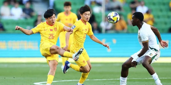 九游app-全方位被碾压？充满教育意义的输球！高手过招为国足找明发展方向